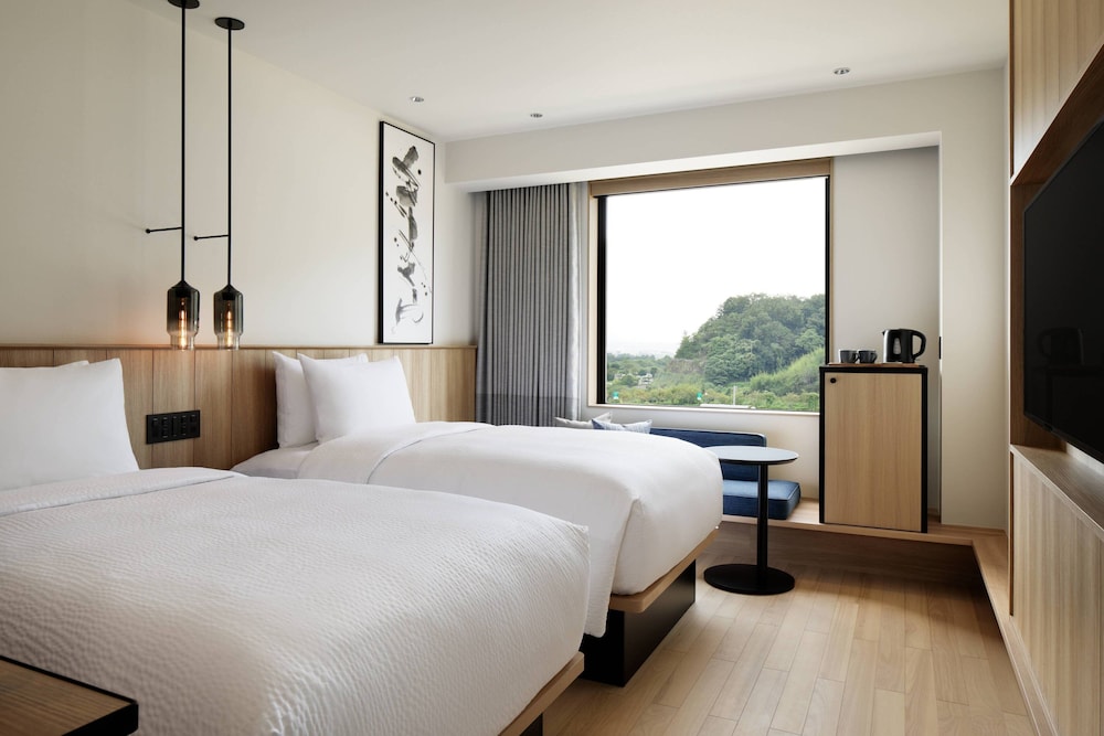 Standard Room, 2 Twin Beds - Photo 1