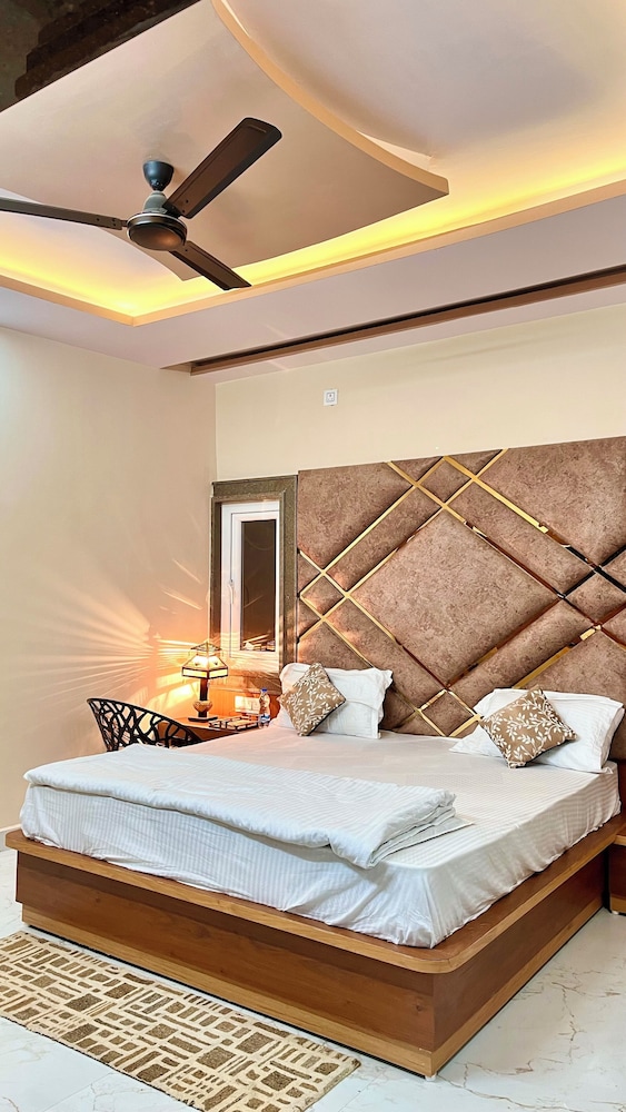Deluxe Double Room, City View