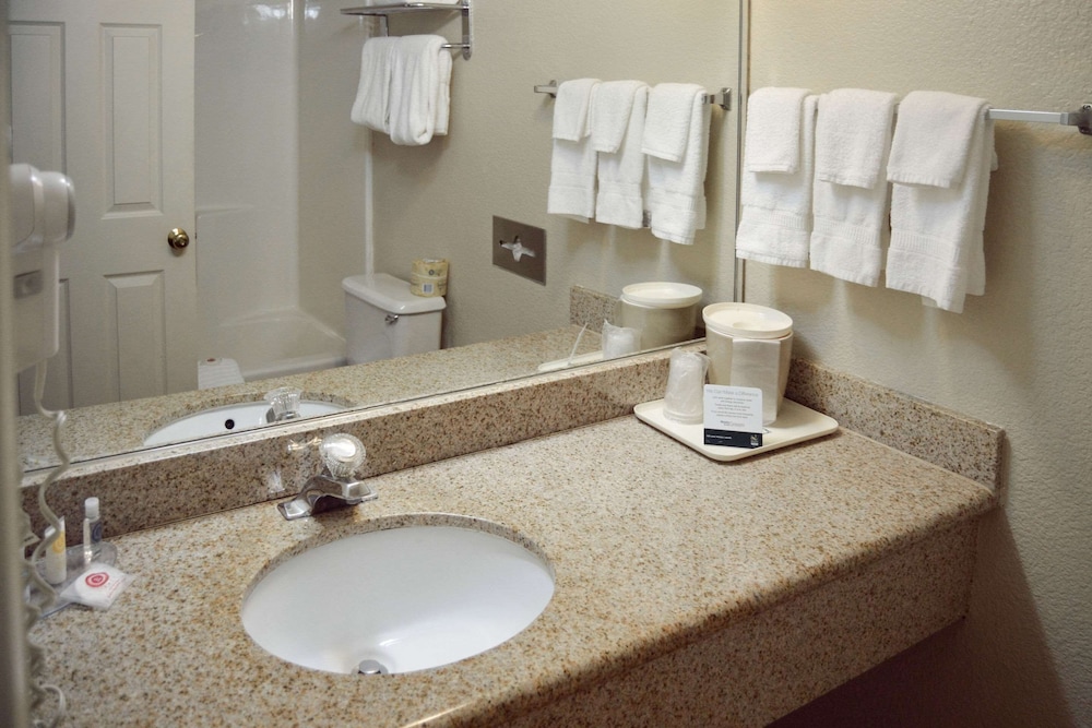 Suite, Multiple Beds, Non Smoking - Photo 4
