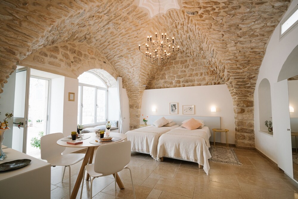 Superior Suite, 1 Bedroom, Private Bathroom, Garden Area photo 1
