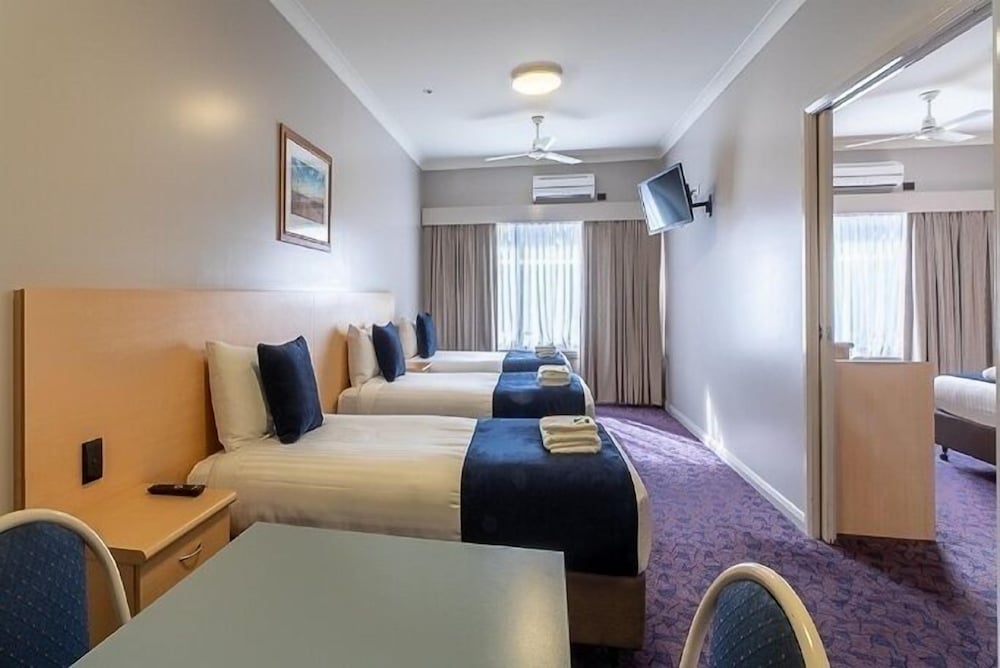 Family Suite, 2 Bedrooms, Non Smoking, Kitchenette