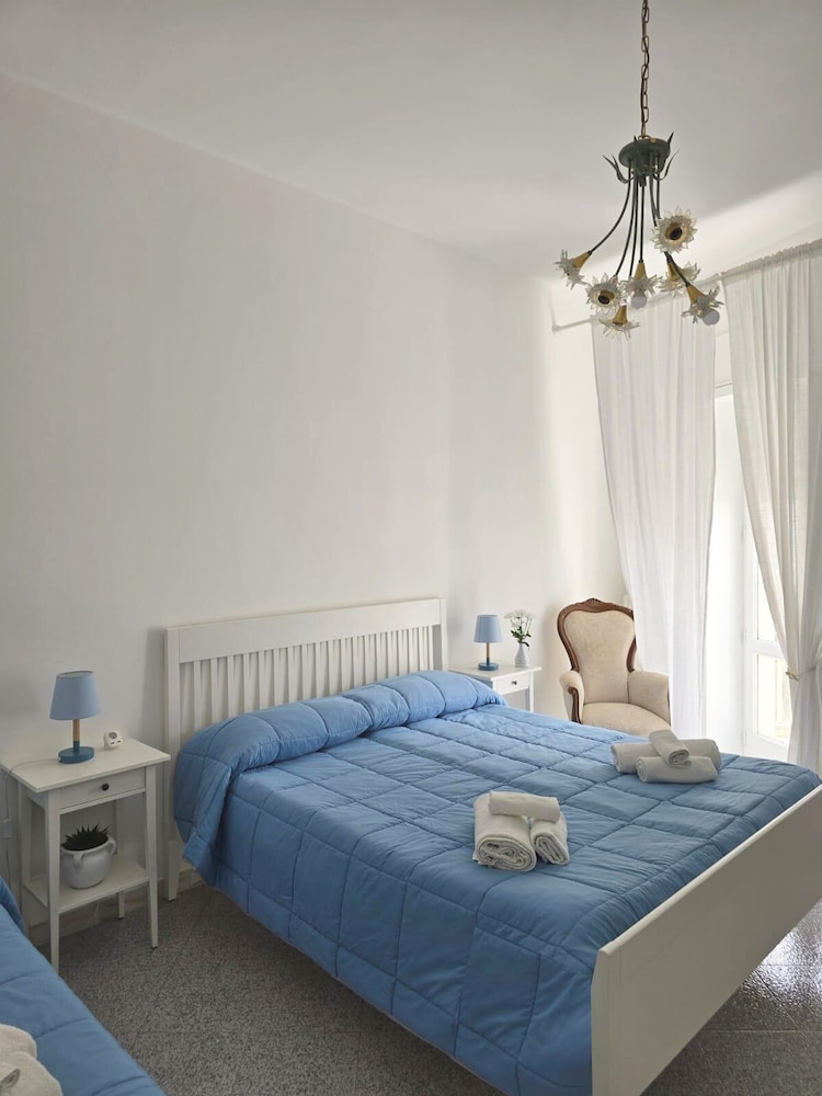Deluxe Room, Balcony