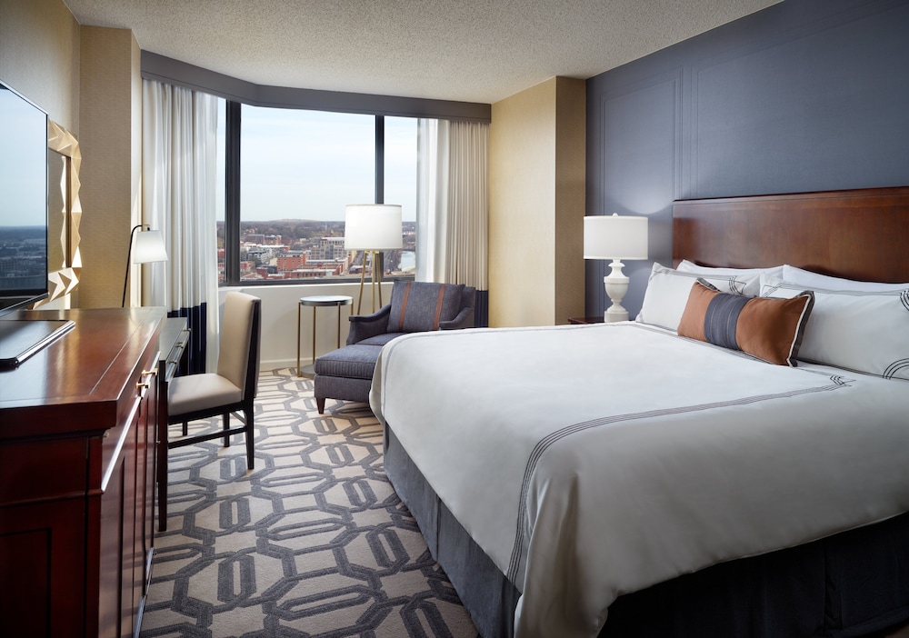 Premier Room, 1 King Bed (High Floor)
