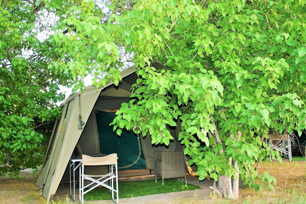 Tent, 1 Double Bed (Rhino) photo 3