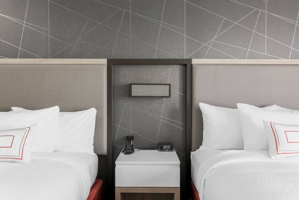 Suite, 2 Queen Beds - Photo 5
