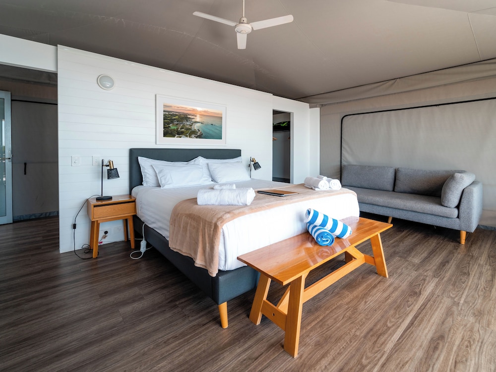 Deluxe Oceanside Tent (Adults Only) - Photo 3
