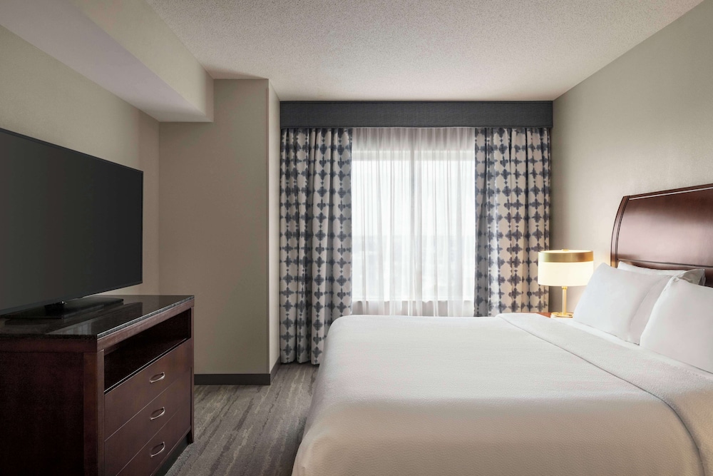 1 King Bed Junior Suite - Photo 3