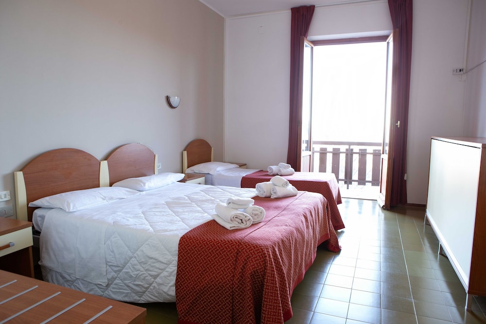 Triple Room - Photo 1