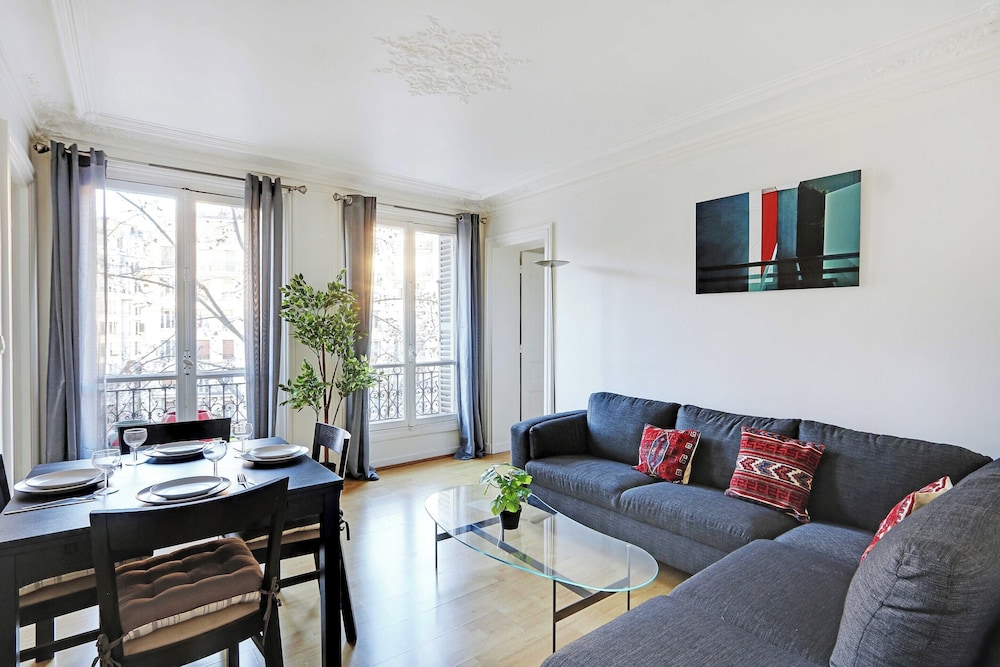 Apartment photo 1