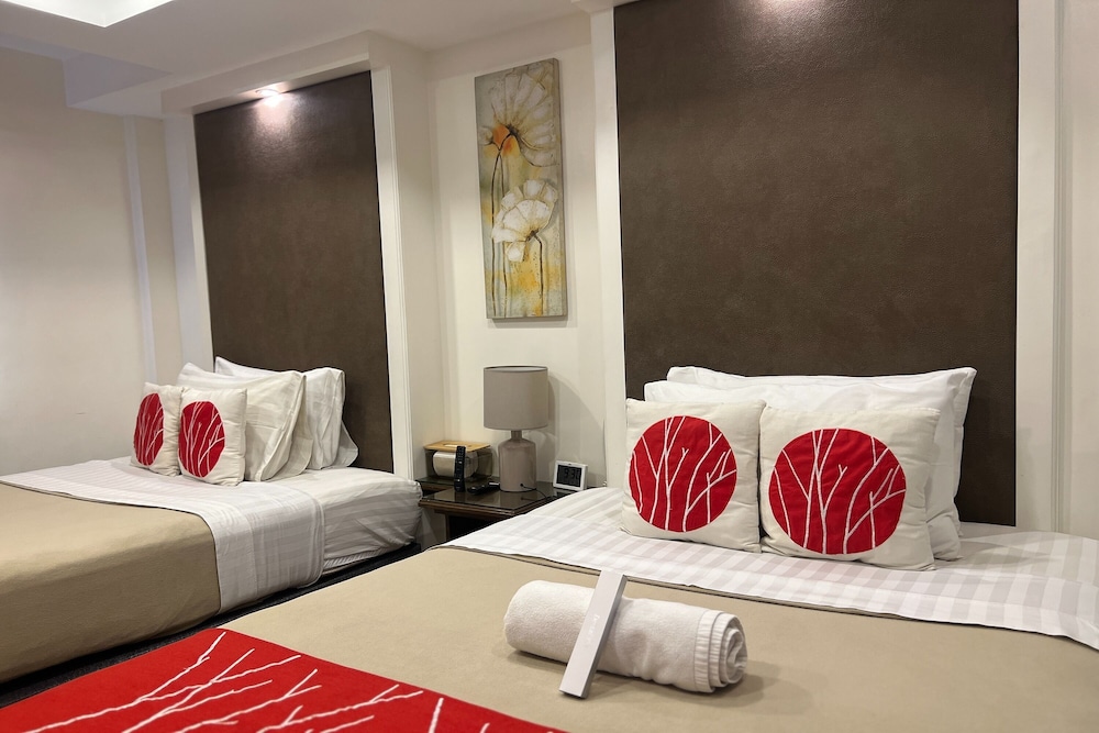 Deluxe Room - Photo 5