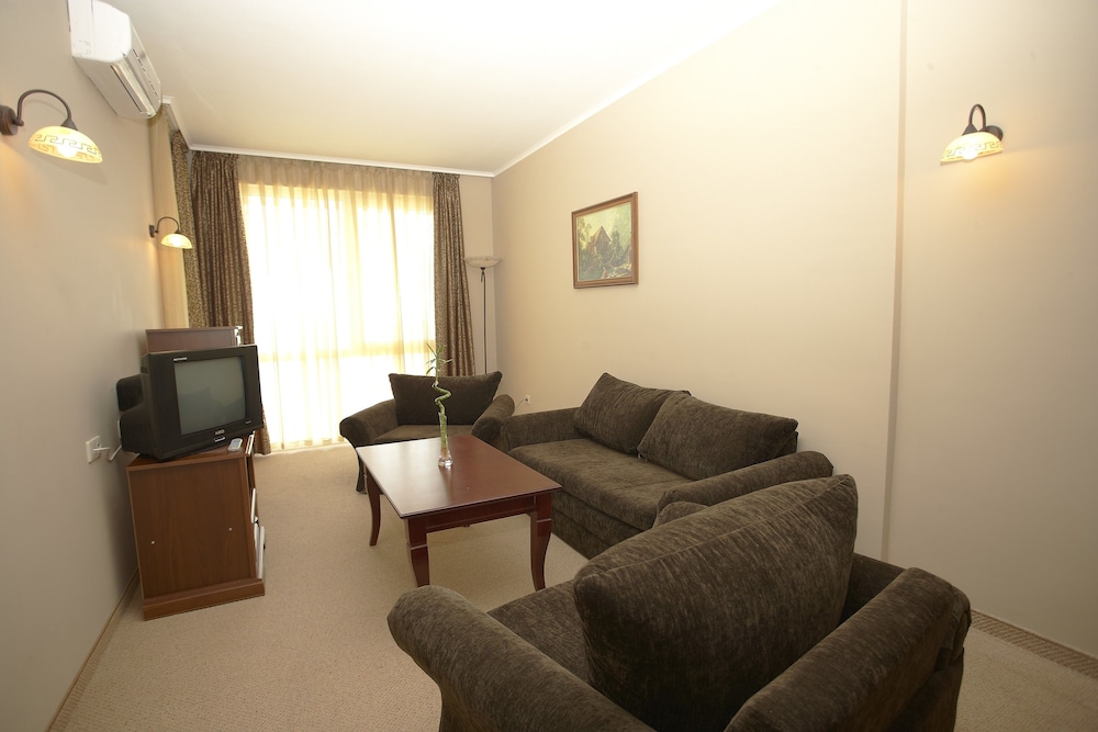 Suite, Sea View - Photo 1
