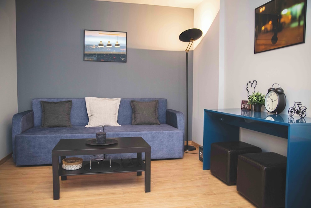 Rooster Suites, Photo 4