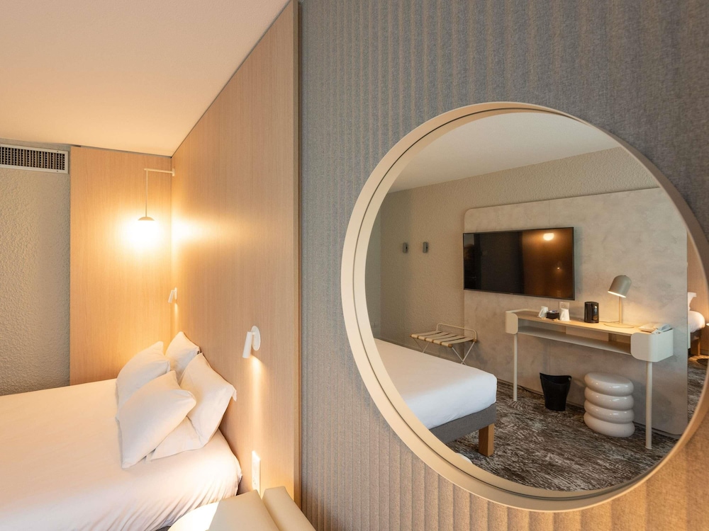 Executive Room, 1 Double Bed with Sofa bed - Photo 4