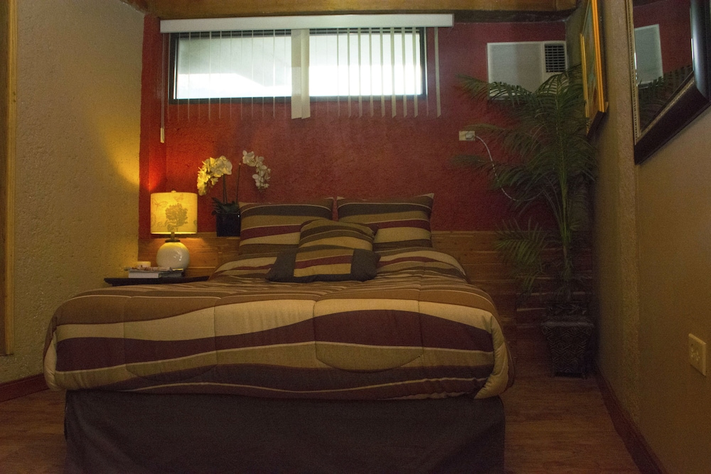 Standard Room, 1 Full Bed photo 3