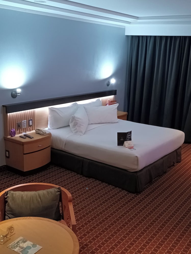Executive Room photo 2
