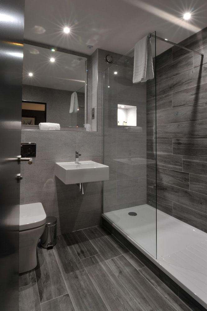Classic Double Room, 1 Bedroom, Ensuite photo 3