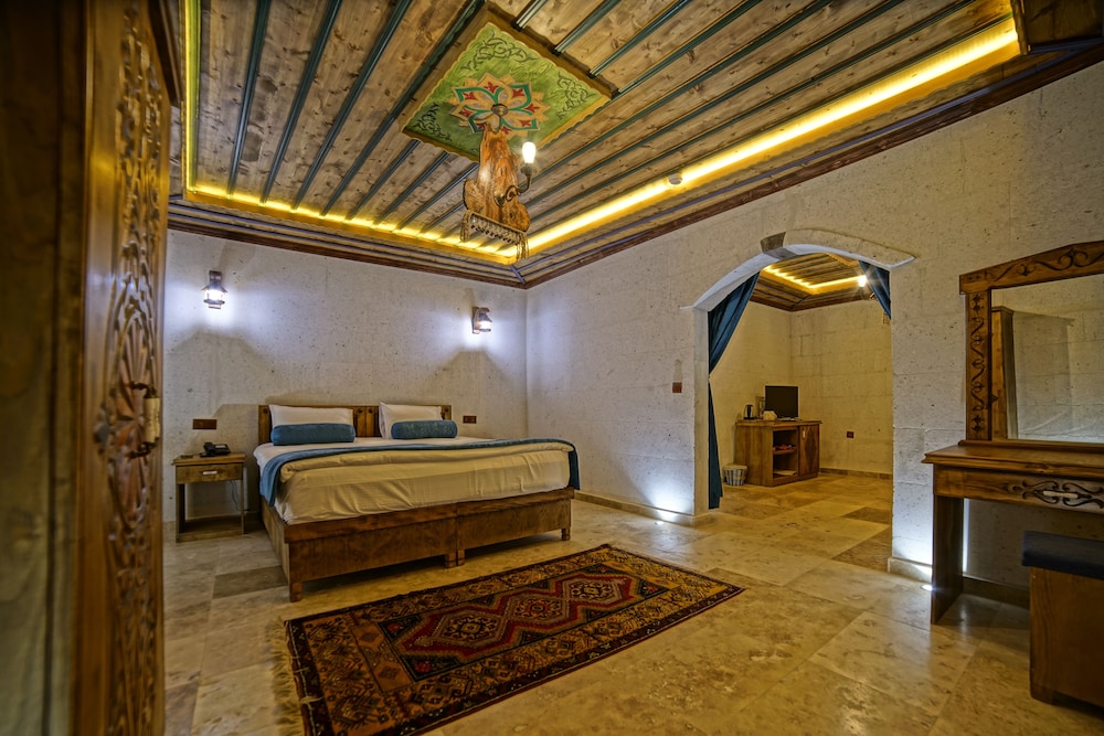 Deluxe Room - Photo 14