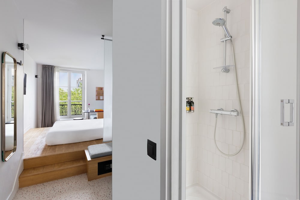 Triple Room (vue Bastille, no elevator) photo 2