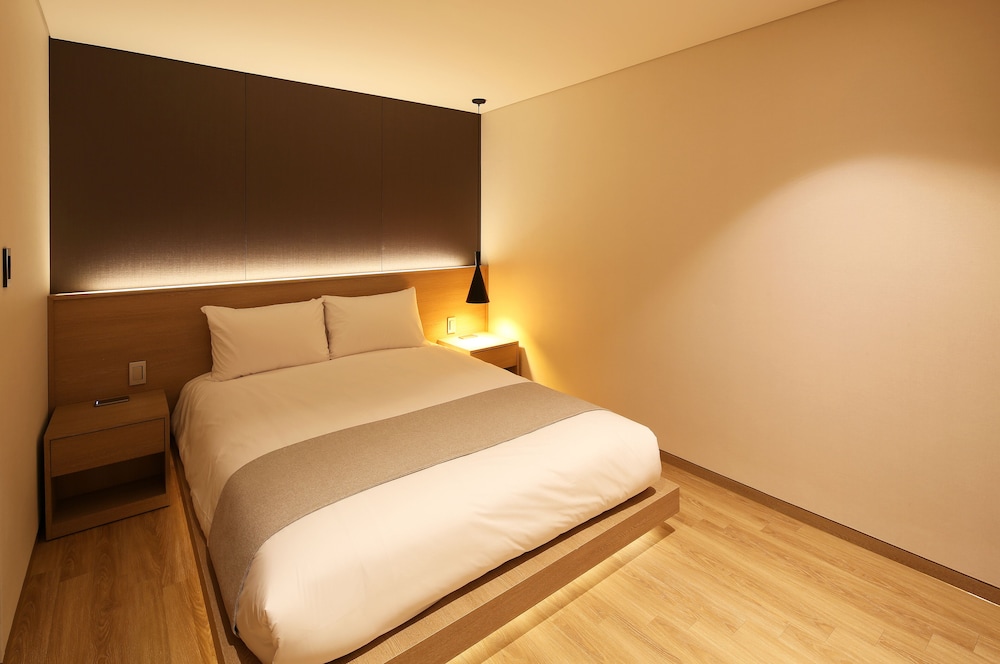 Room (22 PY) photo 2