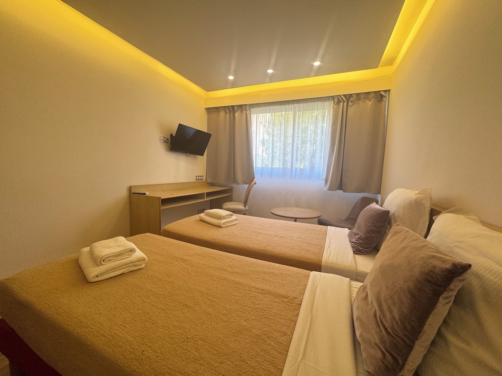 Classic Twin Room - Photo 1