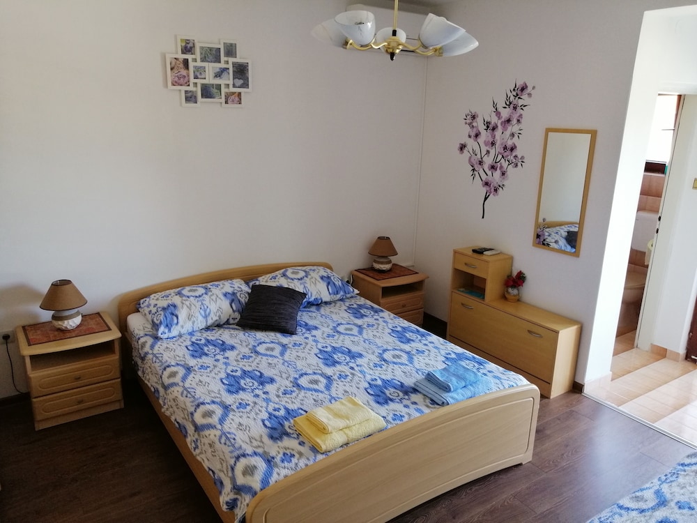 Deluxe Triple Room (4)