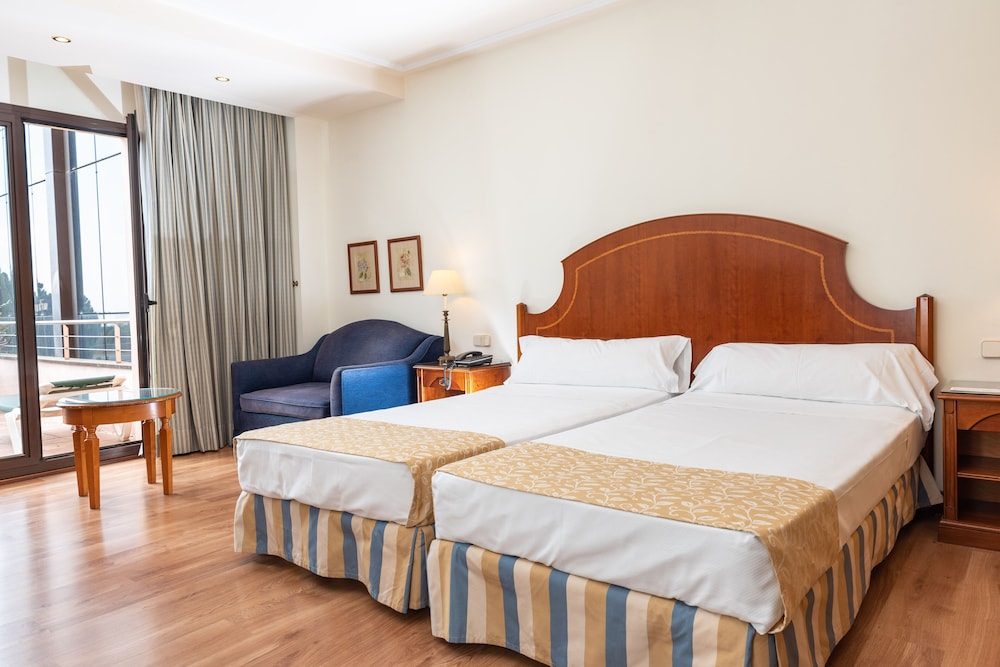 Premium Double or Twin Room, Balcony - Photo 3