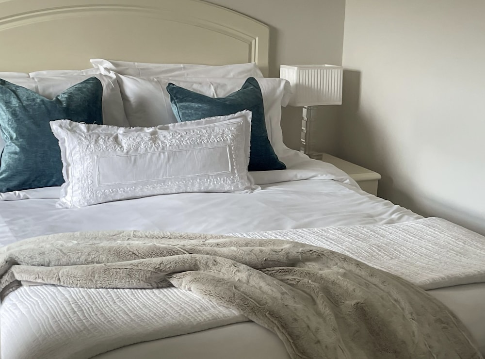 Standard Double Room, Ensuite, Mountain View photo 3