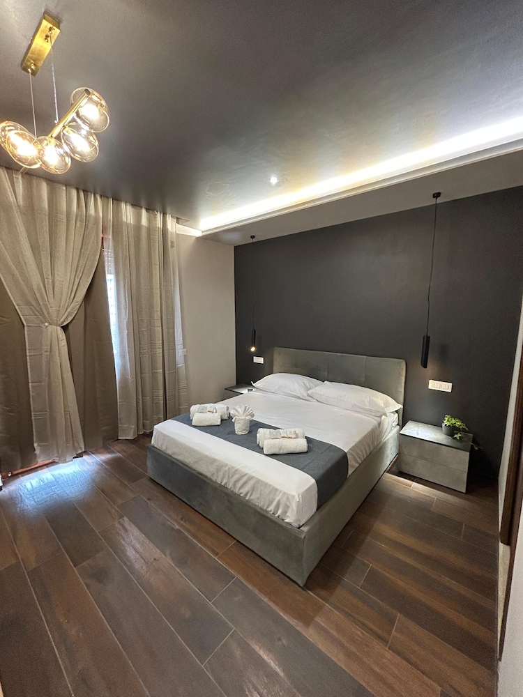 Classic Room, Balcony, City View