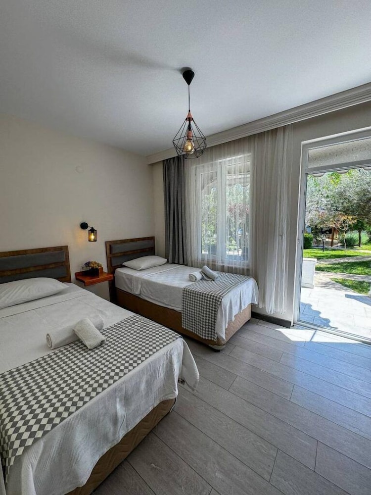 Triple Room, Balcony, Garden View photo 3
