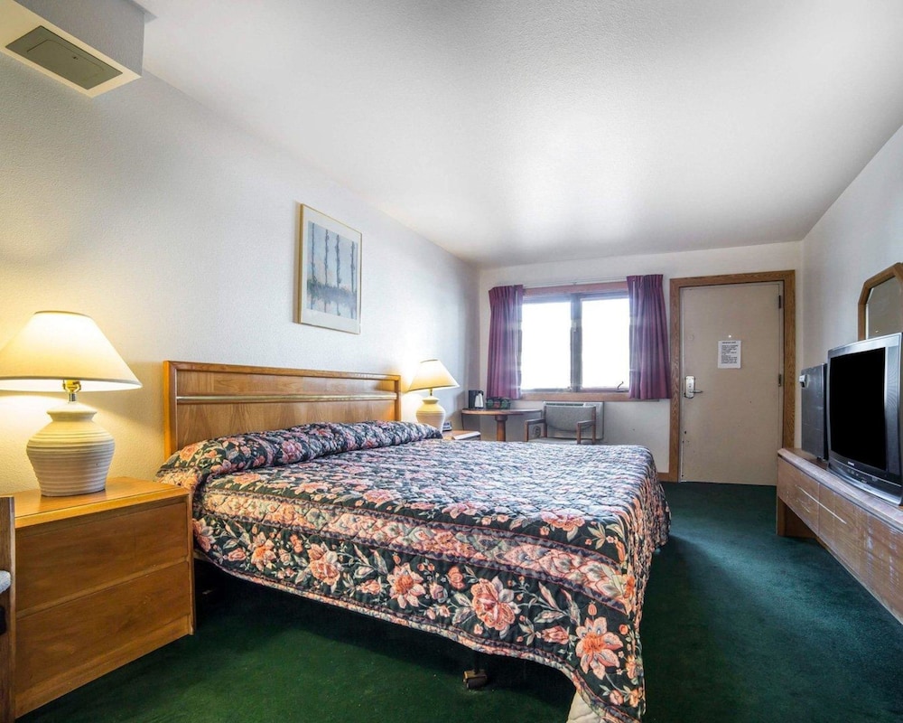 Suite, 1 King Bed, Non Smoking