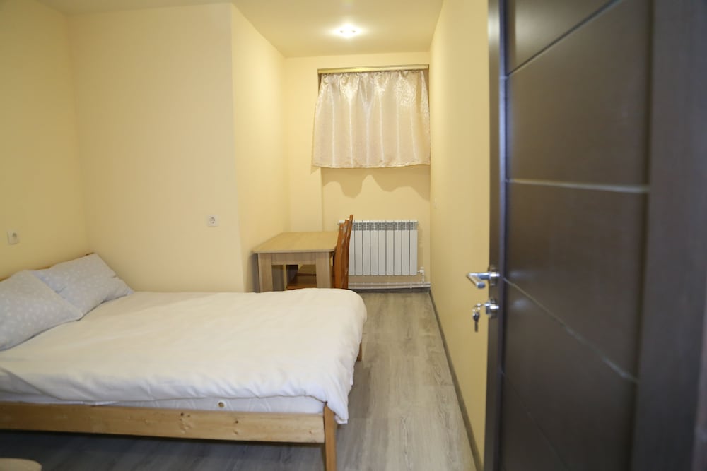 Economy Double Room, 2 Bedrooms photo 3