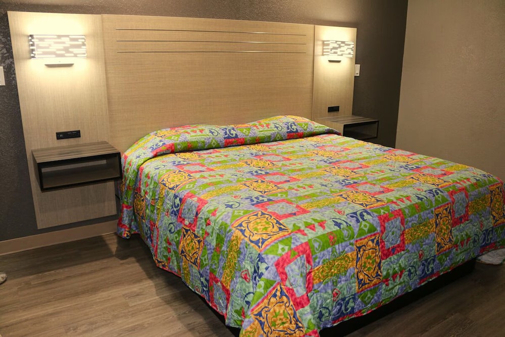 Room, 1 King Bed, Non Smoking