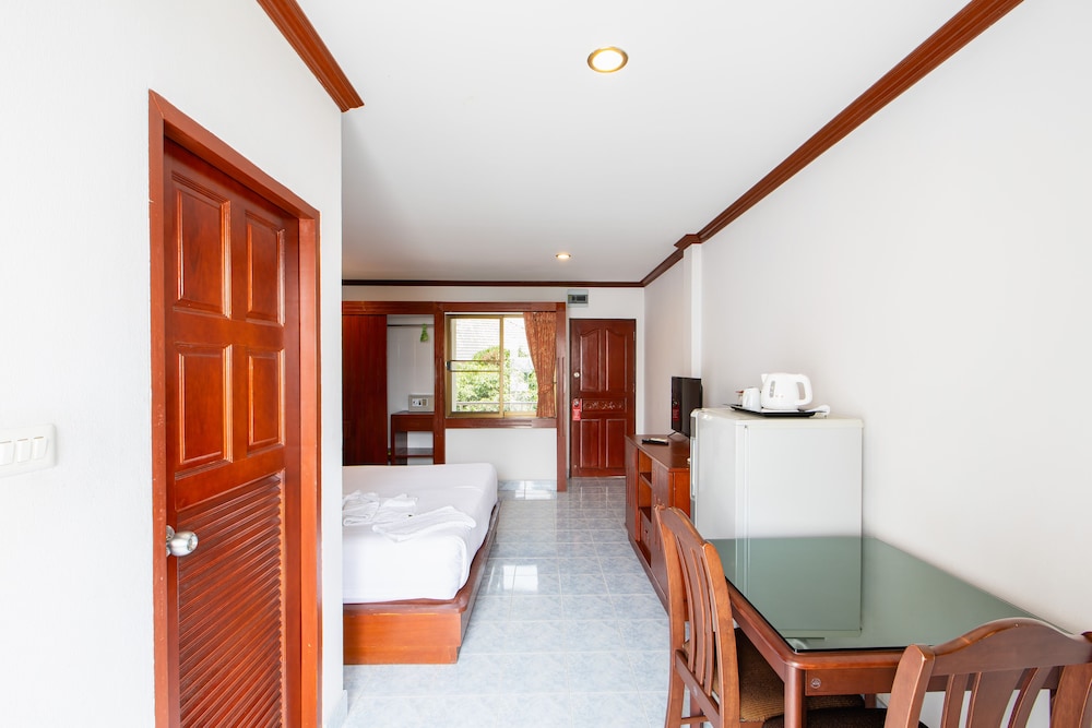 Standard Double Room - Photo 9