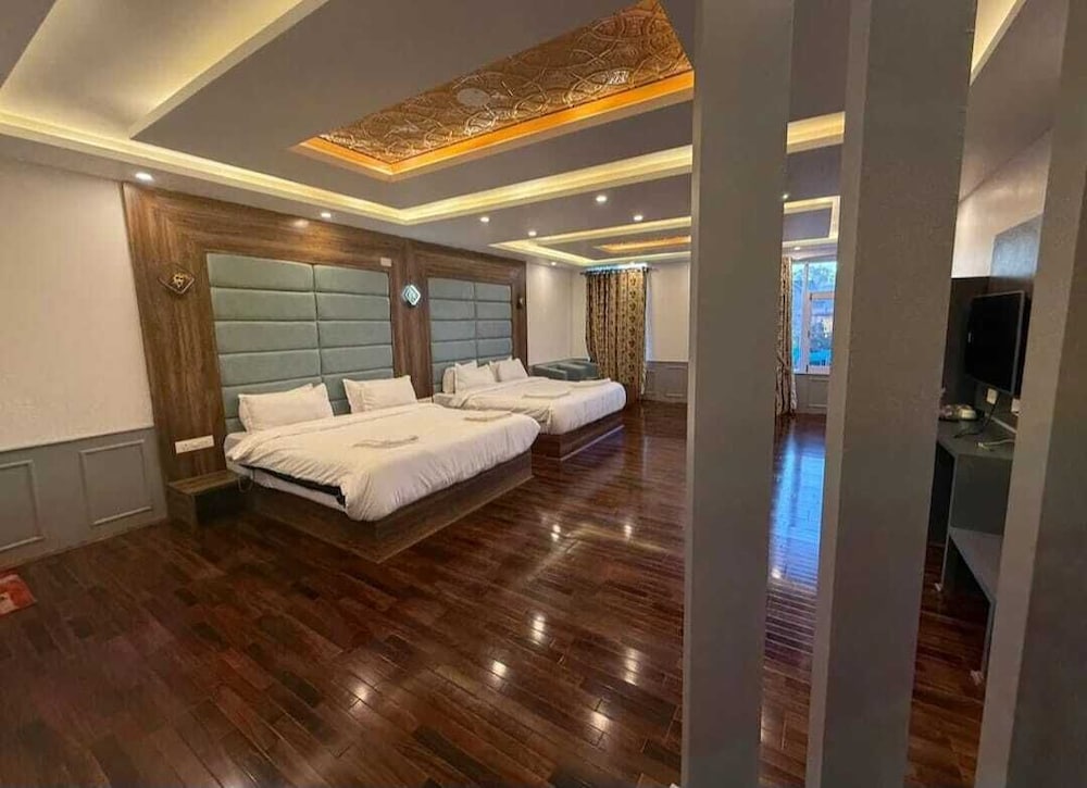Superior Quadruple Room, City View