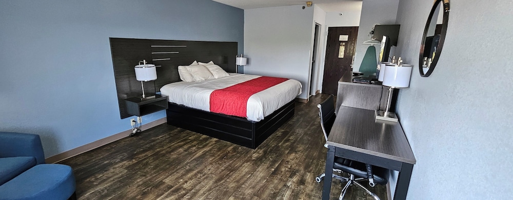 Classic Room, 1 King Bed photo 1