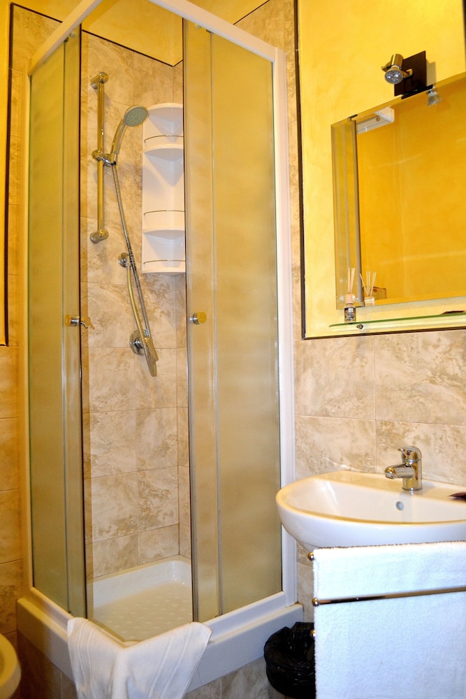 Double or Twin Room photo 3