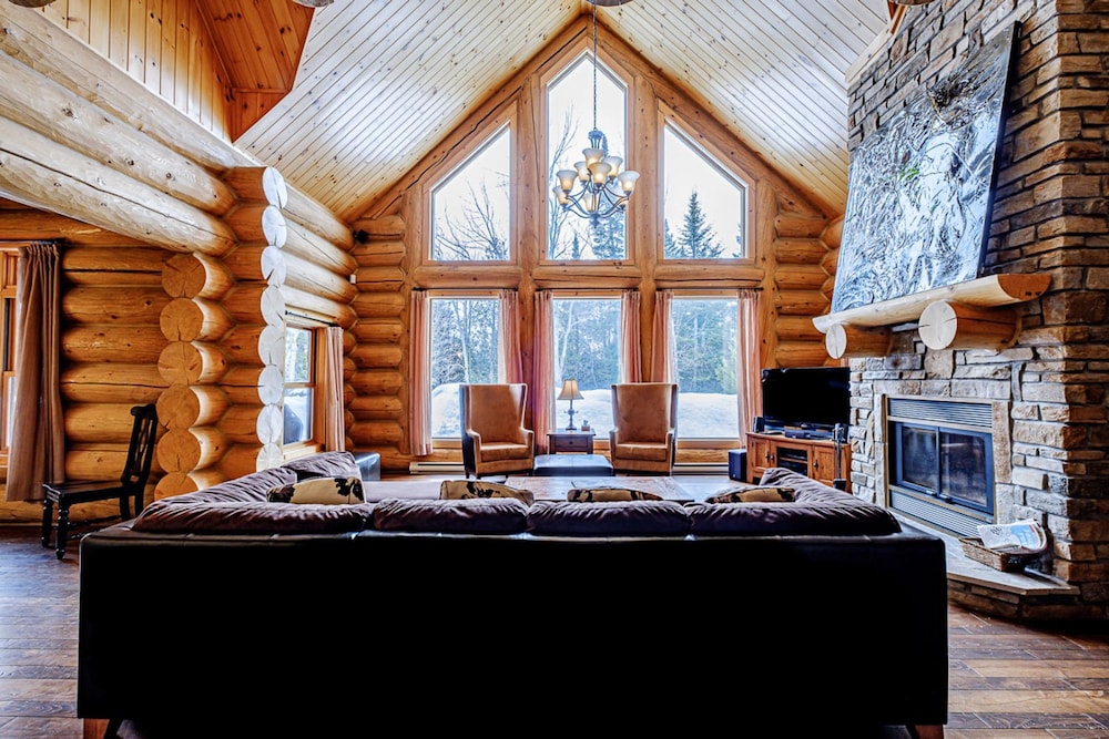 Executive Plus 52 - Beautiful Spacious log Home With Private hot tub Pool, Billede 26