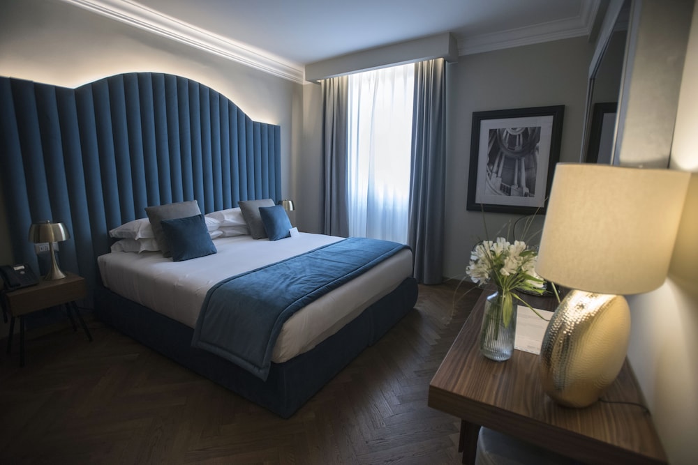 Prestige double or twin room Pantheon View