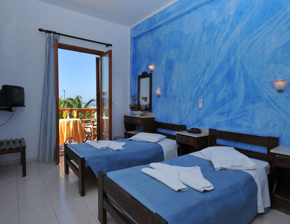 Standard Room, 1 Double or 2 Twin Beds