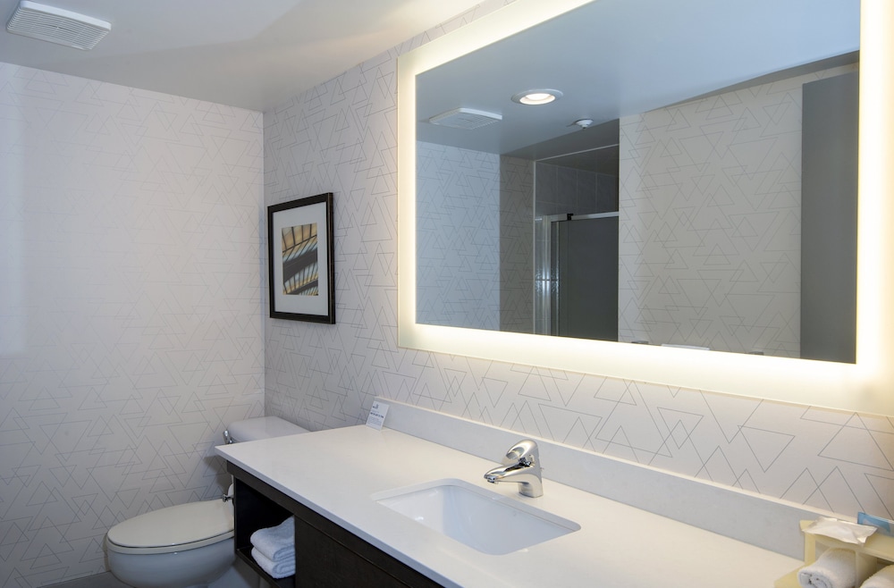 Suite, 1 King Bed (Additional Living Area) - Photo 7