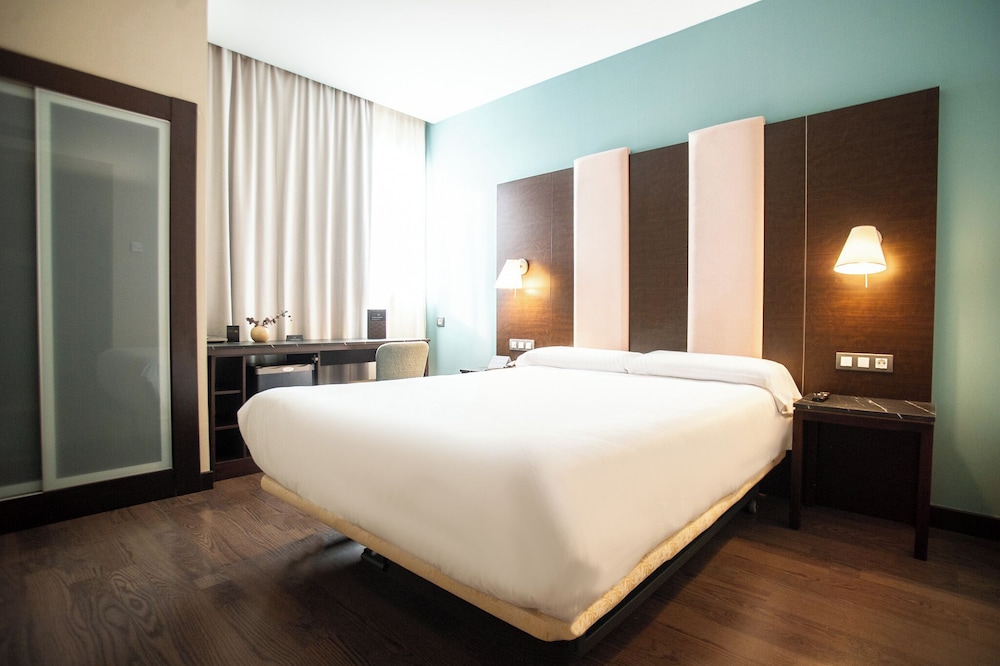 Double Queen Bed (individual)