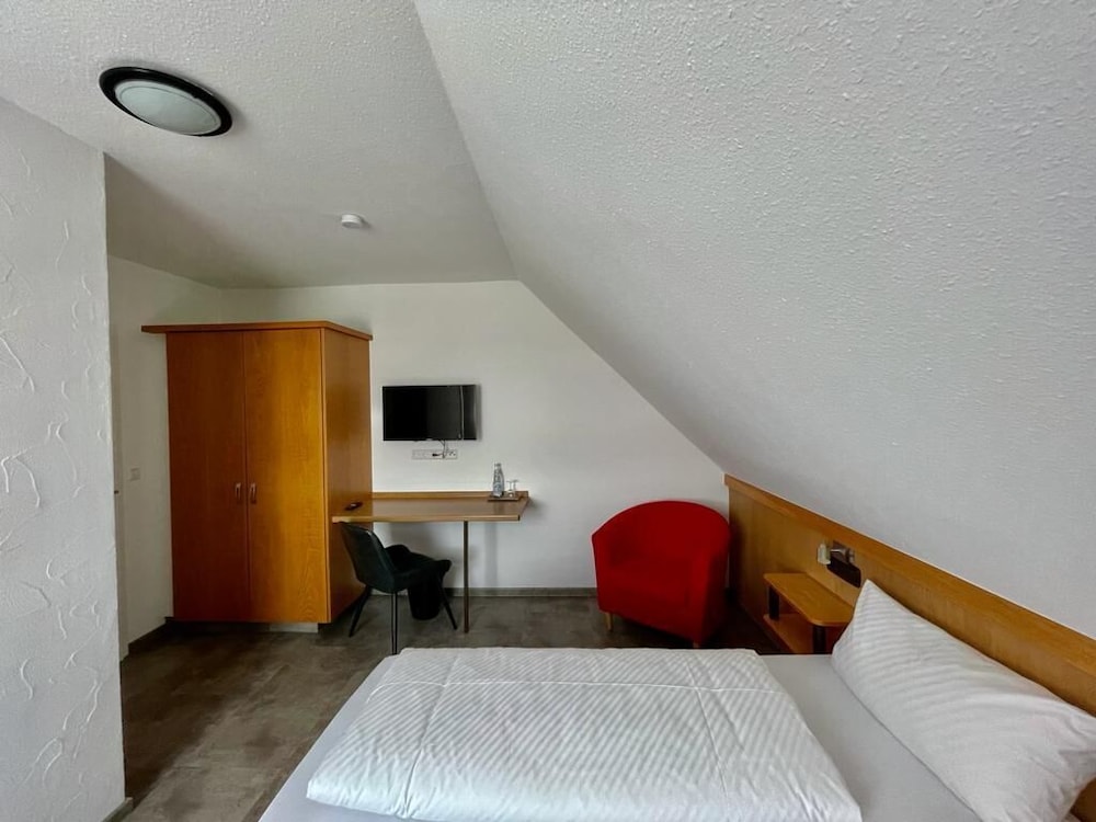 Economy Double Room - Photo 2