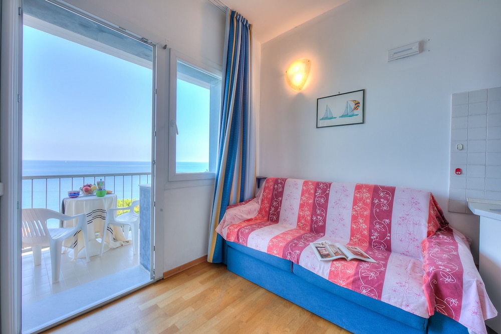 Family Studio, Sea View, Sea Facing (Frontline Beach 22 - M2 - Near To The) photo 1