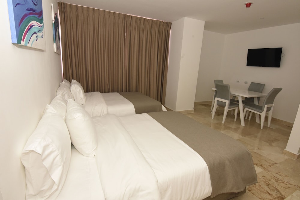Premium Room, 2 Double Beds, Non Smoking, City View photo 2