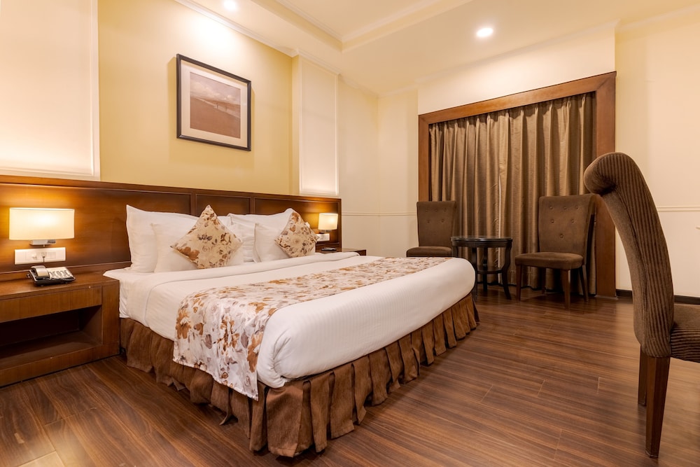 Deluxe Double Room, 1 King Bed photo 3