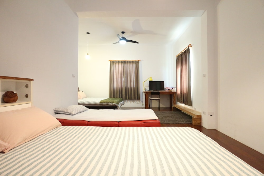 Classic Quadruple Room photo 2