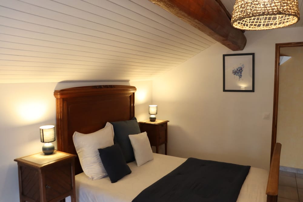 Double Room (Myosotis)