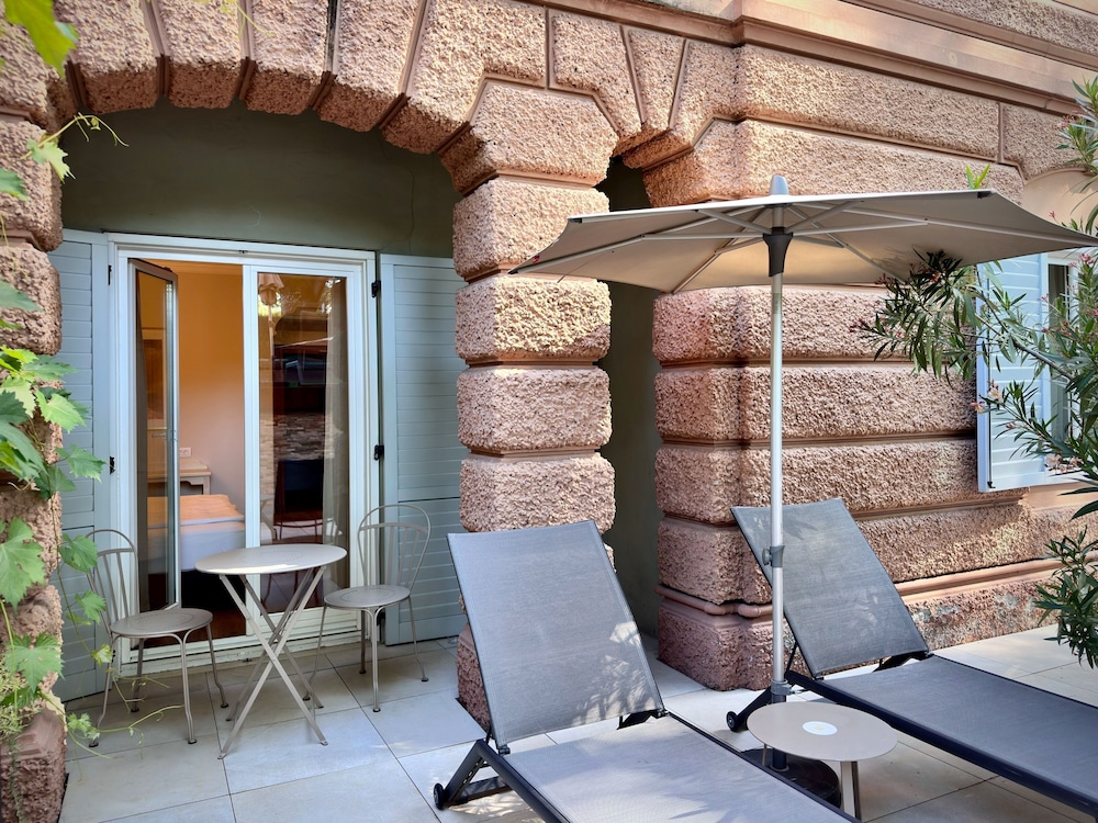 Deluxe Room, Pool Access, Ground Floor photo 2