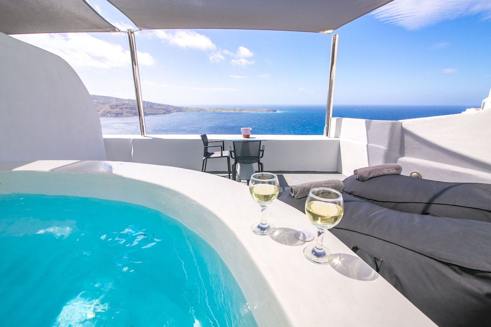 Deluxe Suite (Sunset View) - Photo 26