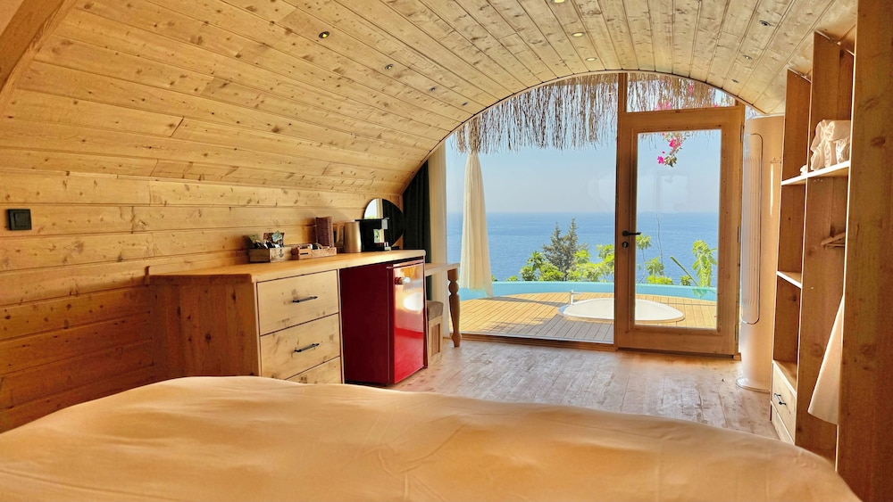 Begonvil ( Full Sea View Private Pool and Jacuzzi )